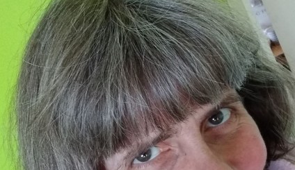 Eyes with fairly amateur fringe above